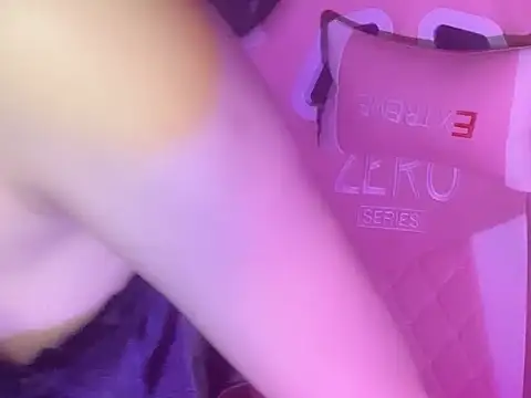 Uri sexy online show from 06-17-26, 05:25