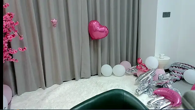 Snapshot of yan-0705 chatting on 06-03-26, 11:13 yan-0705 online show from 06-03-26, 11:13