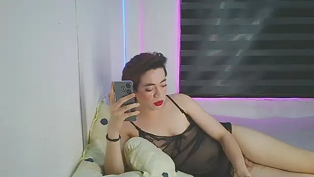 Pretty Bug online show from 07-12-26, 12:51