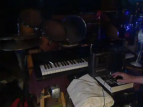 Dreamzluvz2 online show from 07-20-26, 04:49