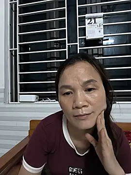 Lye lovely online show from 05-21-26, 03:41