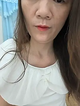 Snapshot of Lye_lovely chatting on 06-21-26, 10:01 Lye lovely online show from 06-21-26, 10:01