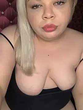 KiaraGoldd online show from 05-21-26, 10:50