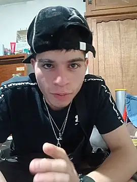 Snapshot of Oliver_LA chatting on 07-31-26, 04:56 Oliver LA online show from 07-31-26, 04:56