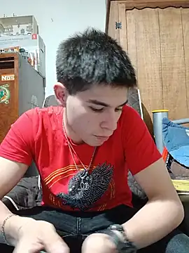 Snapshot of Oliver_LA chatting on 08-01-26, 05:18 Oliver LA online show from 08-01-26, 05:18