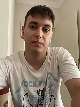 imjustaboyy1 online show from 07-04-26, 12:33