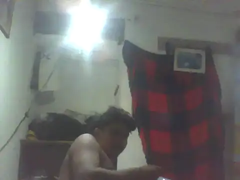 Snapshot of Tromg228 chatting on 05-21-26, 05:53 Tromg228 online show from 05-21-26, 05:53