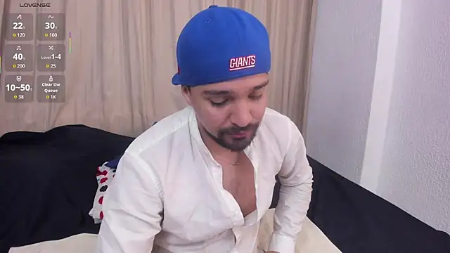 Snapshot of max_ed chatting on 06-18-26, 11:25 max ed online show from 06-18-26, 11:25