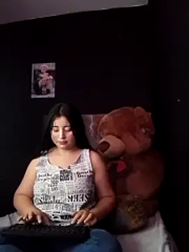 Snapshot of Andreynayoana_18 chatting on 05-21-26, 07:43 Andreynayoana 18 online show from 05-21-26, 07:43