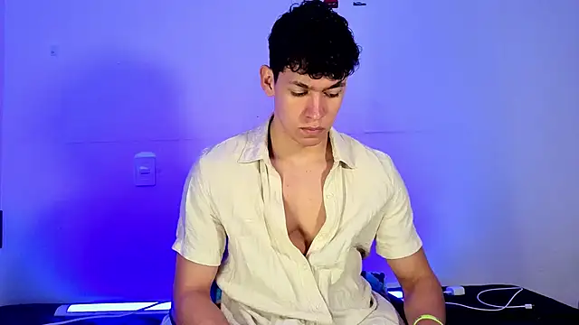 Snapshot of Luke_Muscle chatting on 05-29-26, 12:58 Luke Muscle online show from 05-29-26, 12:58
