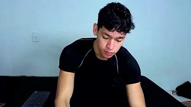 Snapshot of Luke_Muscle chatting on 06-02-26, 01:13 Luke Muscle online show from 06-02-26, 01:13