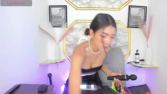jaulyn 18   online show from 06-09-26, 06:41