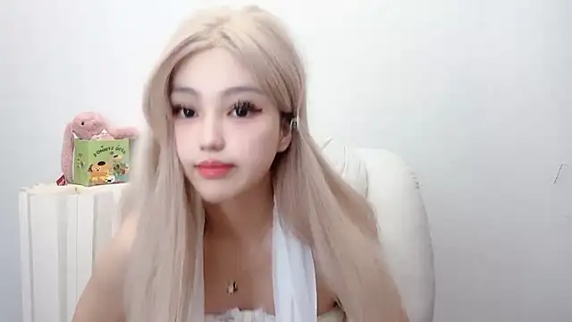 Snapshot of jiangjiang2005 chatting on 06-16-26, 05:48 jiangjiang2005 online show from 06-16-26, 05:48