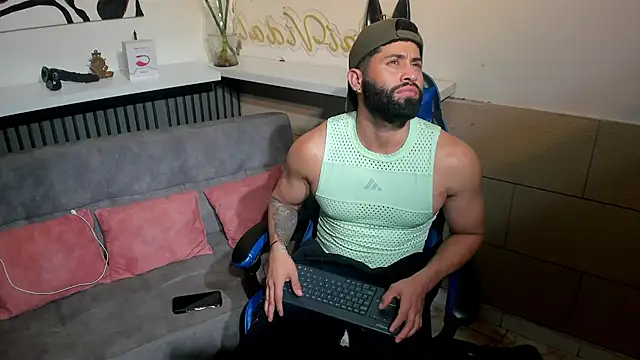 RikyAaron online show from 06-23-26, 07:34
