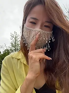 Snapshot of kiss_loo chatting on 06-14-26, 02:24 kiss loo online show from 06-14-26, 02:24