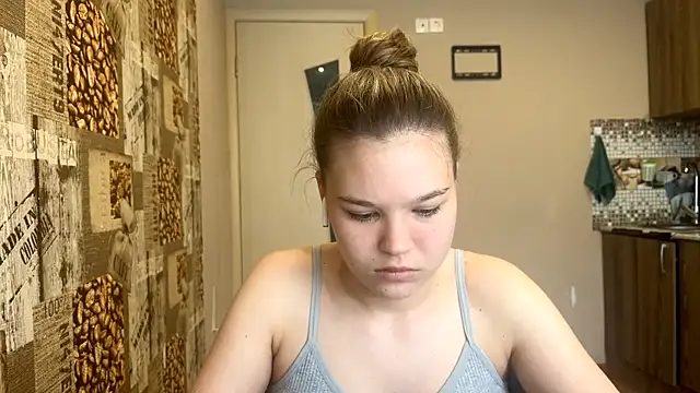 Snapshot of HellyRay chatting on 06-02-26, 01:24 HellyRay online show from 06-02-26, 01:24