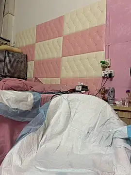 qinqin520 online show from 07-06-26, 09:17