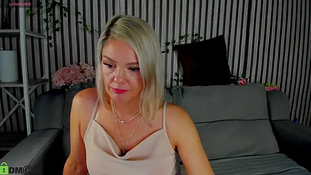 Snapshot of Betty_Brock chatting on 06-02-26, 01:18 Betty Brock online show from 06-02-26, 01:18