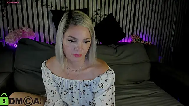Snapshot of Betty_Brock chatting on 06-09-26, 01:06 Betty Brock online show from 06-09-26, 01:06