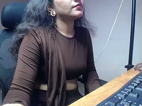 Snapshot of Flirty_Apsara chatting on 06-05-26, 05:29 Flirty Apsara online show from 06-05-26, 05:29