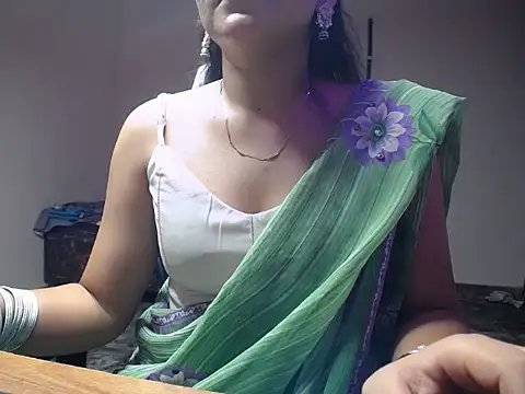 Snapshot of Flirty_Apsara chatting on 06-08-26, 06:41 Flirty Apsara online show from 06-08-26, 06:41