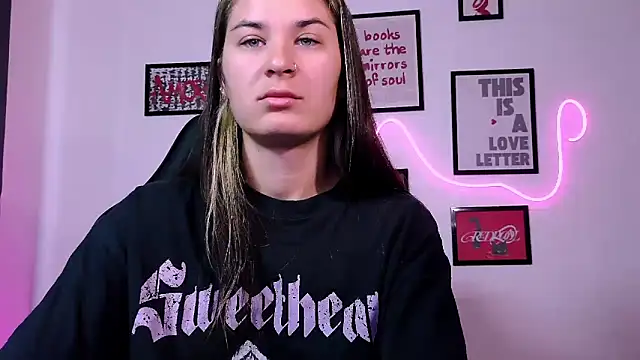AlisaFrost online show from 06-22-26, 01:41