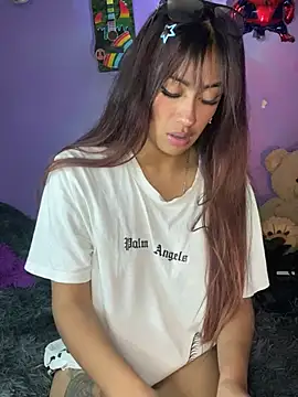 Snapshot of Leyla_collinss_ chatting on 07-22-26, 03:42 Leyla collinss online show from 07-22-26, 03:42