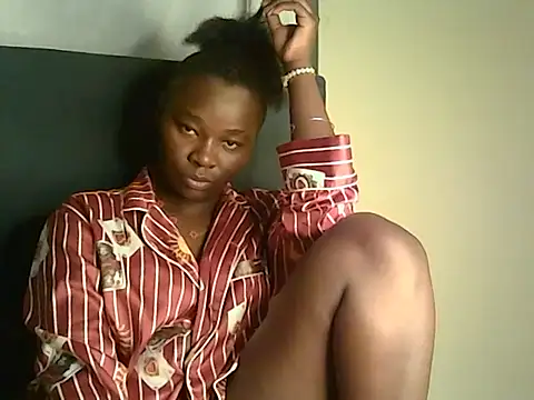 Snapshot of roziebeauty chatting on 07-02-26, 03:23 roziebeauty online show from 07-02-26, 03:23