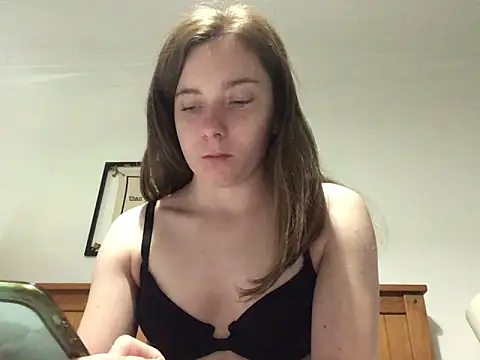 Snapshot of Maisie_01 chatting on 06-10-26, 08:46 Maisie 01 online show from 06-10-26, 08:46