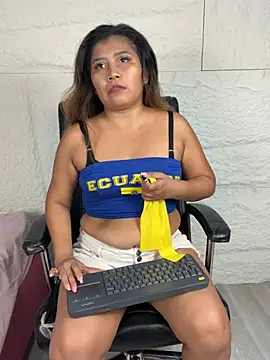 LyraMilano online show from 06-20-26, 12:52