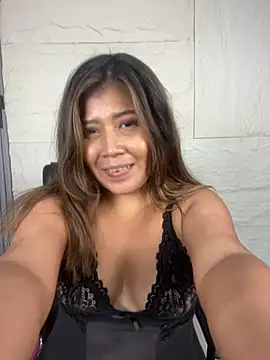 LyraMilano online show from 07-28-26, 04:39