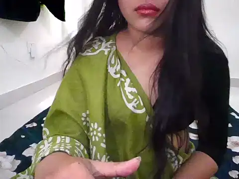 Snapshot of Aalya_B chatting on 06-26-26, 08:41 Aalya B online show from 06-26-26, 08:41