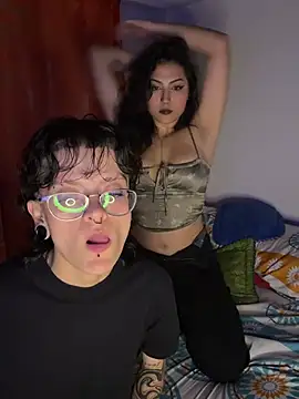 Snapshot of Aurora_Califer66 chatting on 06-05-26, 04:52 Aurora Califer66 online show from 06-05-26, 04:52