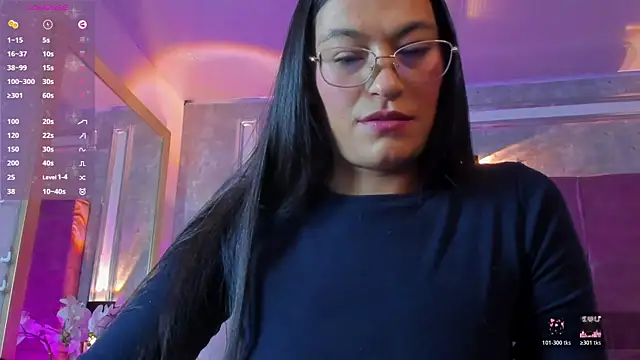 Snapshot of Stushaa chatting on 06-24-26, 04:06 Stushaa online show from 06-24-26, 04:06