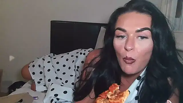 Isabellaaxx online show from 07-15-26, 11:54