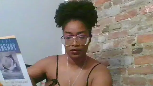 CloverGirlxo online show from 05-26-26, 04:52