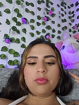 CarolinaGiraldo90 online show from 06-12-26, 01:37