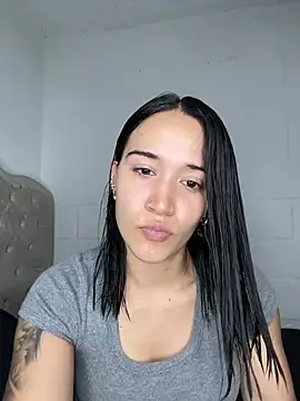 DaniRivers  online show from 07-04-26, 06:58
