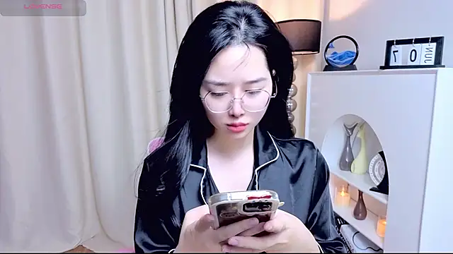 Snapshot of miuu6868 chatting on 06-08-26, 02:12 miuu6868 online show from 06-08-26, 02:12
