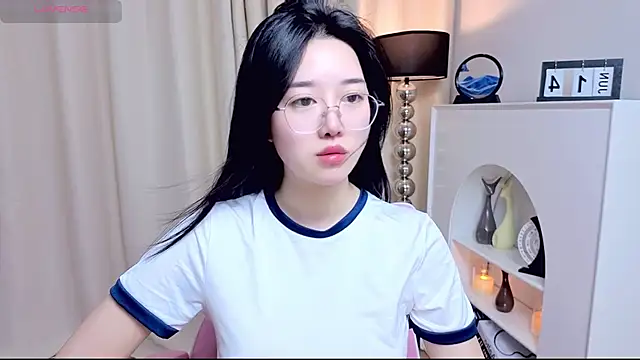 Snapshot of miuu6868 chatting on 06-15-26, 02:25 miuu6868 online show from 06-15-26, 02:25