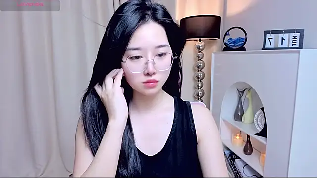 Snapshot of miuu6868 chatting on 06-17-26, 02:03 miuu6868 online show from 06-17-26, 02:03