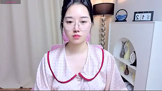 Snapshot of miuu6868 chatting on 07-13-26, 02:03 miuu6868 online show from 07-13-26, 02:03