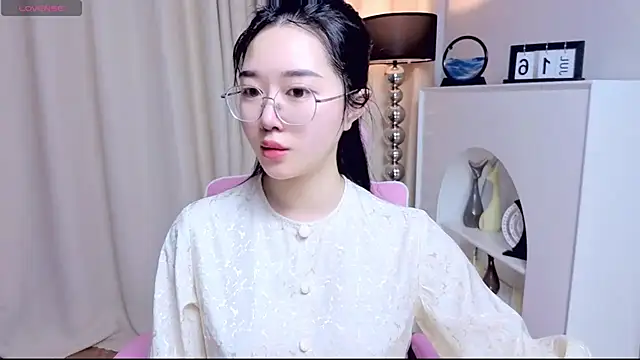 Snapshot of miuu6868 chatting on 07-17-26, 02:07 miuu6868 online show from 07-17-26, 02:07