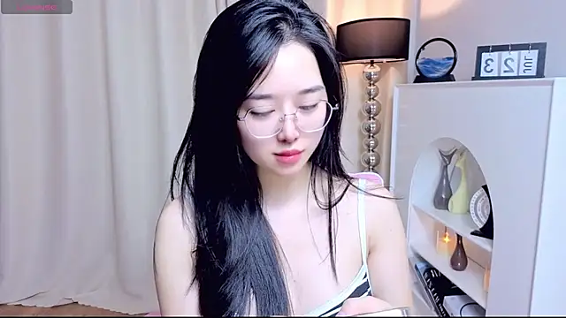 Snapshot of miuu6868 chatting on 07-23-26, 04:10 miuu6868 online show from 07-23-26, 04:10