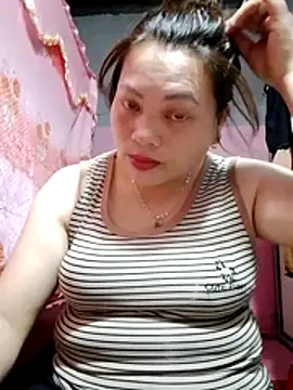 Snapshot of Qie_qir chatting on 05-25-26, 04:51 Qie qir online show from 05-25-26, 04:51