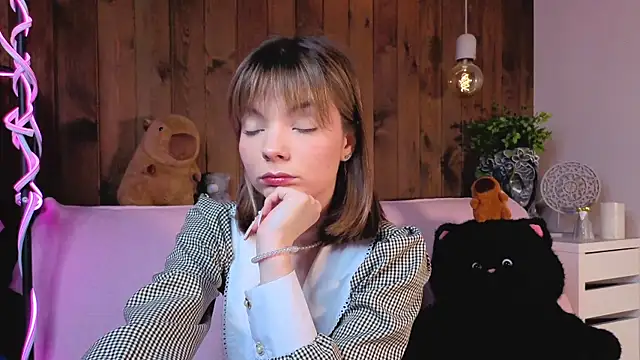 IvoryPesante online show from 06-18-26, 08:24