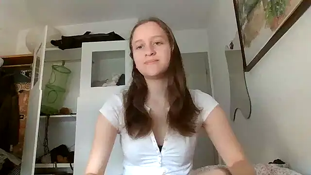 SoftieSophie online show from 06-24-26, 06:01