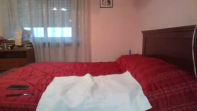 Snapshot of ItalianBigBoobs chatting on 12-19-24, 01:51 ItalianBigBoobs online show from 12-19-24, 01:51