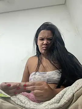 Eumileninha online show from 06-25-26, 02:21