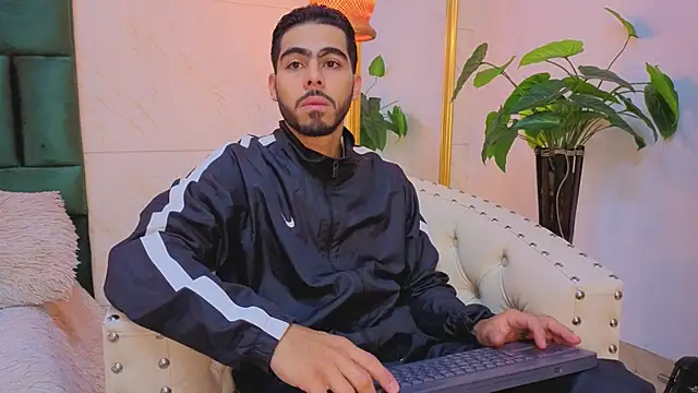 Snapshot of Jadiel_Stone chatting on 06-10-26, 11:42 Jadiel Stone online show from 06-10-26, 11:42